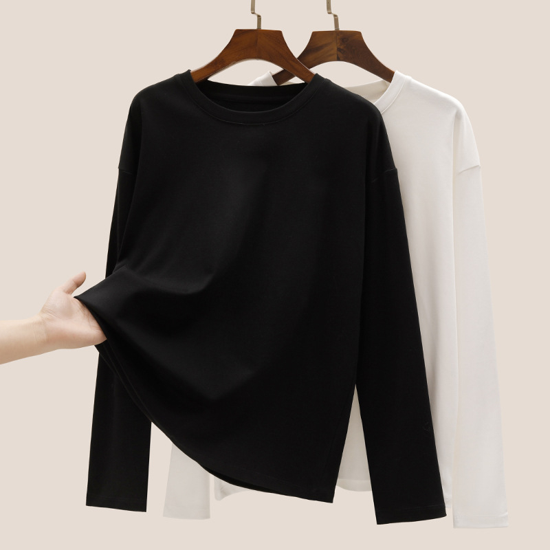 Γυναικείο μαύρο μακρυμάνικο T‑shirt σε μονόχρωμο σχέδιο, άνετη χαλαρή γραμμή, ελαφρύ ύφασμα, βασικό τοπ βάσης για στρώσεις, καθημερινή χρήση