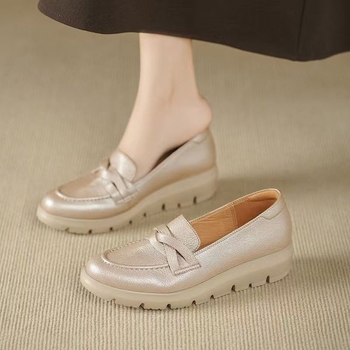 Γυναικείοι loafers από PU δέρμα, μαλακή σόλα και παχιά πλατφόρμα, slip-on, στρογγυλή μύτη, καλοκαίρι 2026
