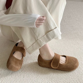 Loafers από σουέτ με στρογγυλό άκρο, Velcro κλείσιμο, σε στυλ Birkenstock, ρετρό καθημερινή χρήση, φθινοπωρο 2025