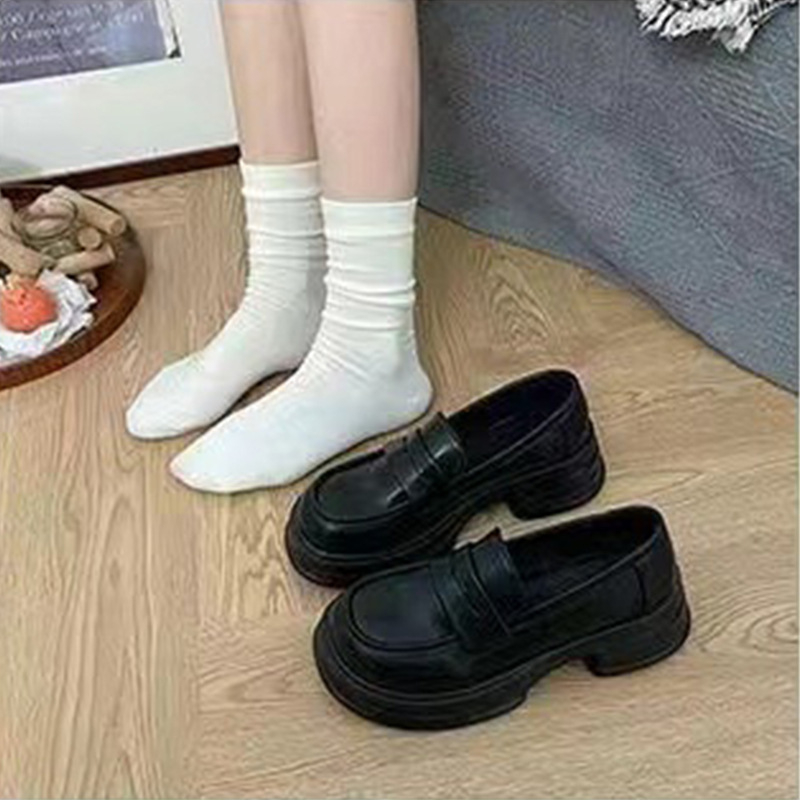 Γυναικείοι loafers σε βρετανικό στυλ, μαύρο PU δέρμα, χοντρή σόλα, ρετρό σχεδίαση, άνοιξη-φθινόπωρο 2025