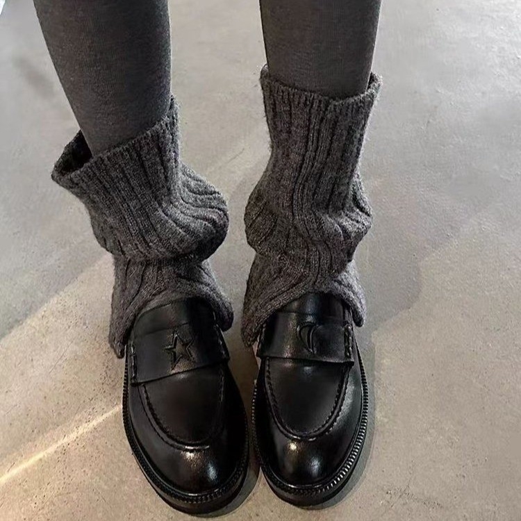 Γυναικείοι loafers με σχέδιο Αστέρα-Σελήνης, ρετρό ραφές, σουέντ slip-on – άνοιξη 2026