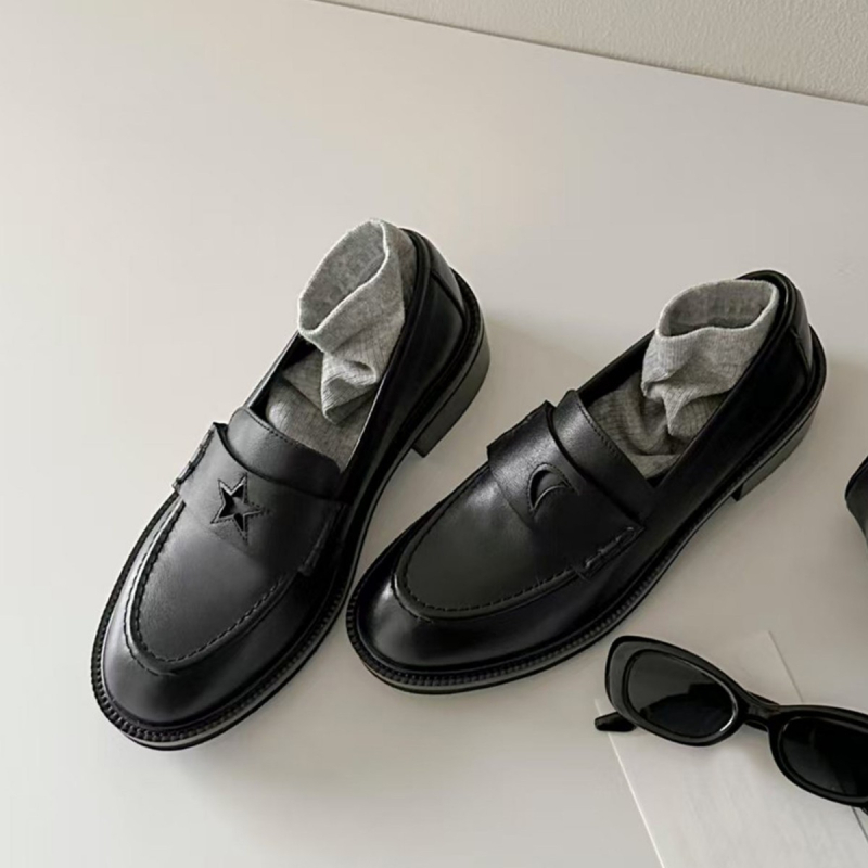 Γυναικείοι loafers με σχέδιο Αστέρα-Σελήνης, ρετρό ραφές, σουέντ slip-on – άνοιξη 2026