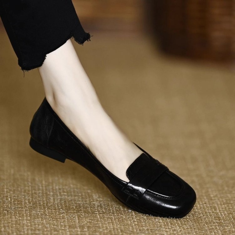 Ελαφριά γυναικεία loafers με τετράγωνη μύτη και μαλακή σόλα, slip-on, γαλλικού στυλ, 2026 νέο