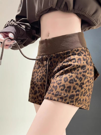 Γυναικεία σορτς με leopard print σε αμερικανικό στυλ, υψηλή μέση, έλεγχος κοιλιάς, ελαστικό ύφασμα, φαρδιά τελειώματα, casual
