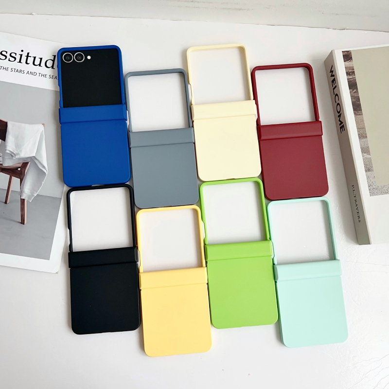 Carcasă de protecție minimalistă din PC pentru Samsung Z Flip7, anti-cadere, textură asemănătoare pielii și culoare solidă.