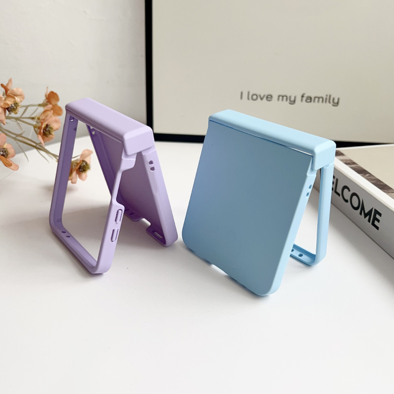 Carcasă de protecție minimalistă din PC pentru Samsung Z Flip7, anti-cadere, textură asemănătoare pielii și culoare solidă.