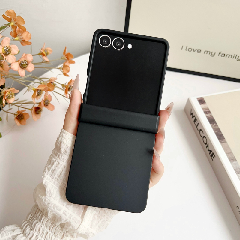 Carcasă de protecție minimalistă din PC pentru Samsung Z Flip7, anti-cadere, textură asemănătoare pielii și culoare solidă.