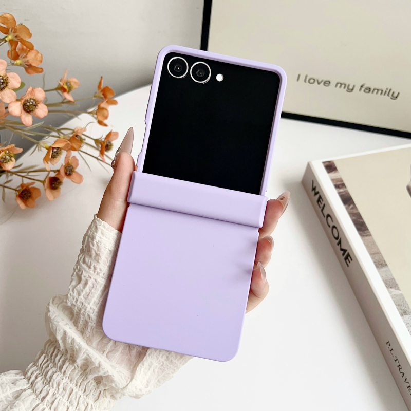 Carcasă de protecție minimalistă din PC pentru Samsung Z Flip7, anti-cadere, textură asemănătoare pielii și culoare solidă.