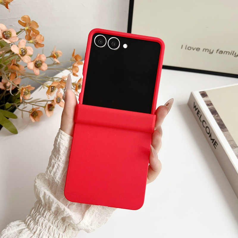Carcasă de protecție minimalistă din PC pentru Samsung Z Flip7, anti-cadere, textură asemănătoare pielii și culoare solidă.