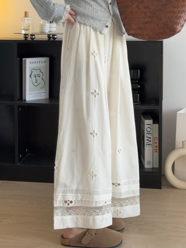 Γυναικείες παντελόνες wide-leg σε ροδάκινι χρώμα με διάτρητες λεπτομέρειες και δαντέλα, ψηλόμεσες, καλοκαίρινές, ελαφριές