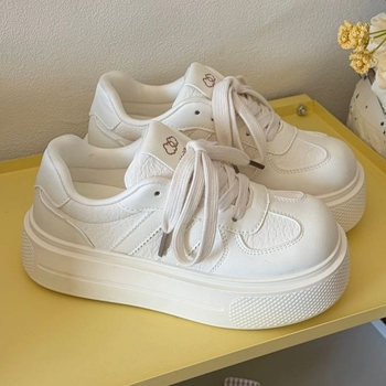 Γυναικείες υπερ-μαλακές sneakers με φαρδιά φτέρνα για αύξηση ύψους, casual λευκά αθλητικά παπούτσια, 2026 άνοιξη