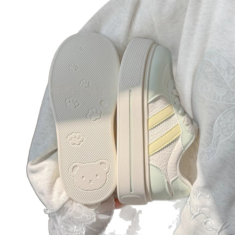 Γυναικείες υπερ-μαλακές sneakers με φαρδιά φτέρνα για αύξηση ύψους, casual λευκά αθλητικά παπούτσια, 2026 άνοιξη
