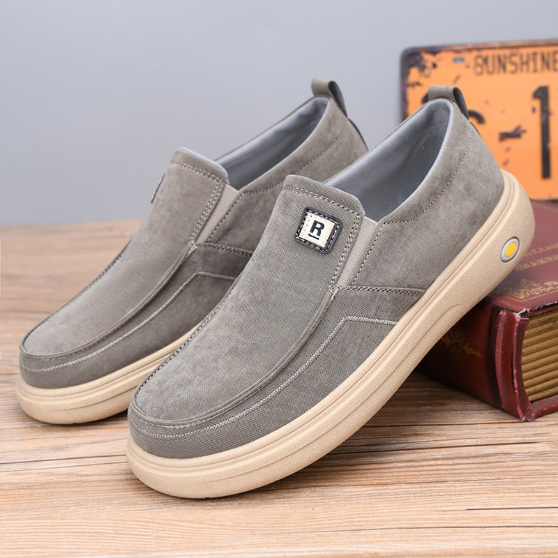 2026 tavasz férfi vászon slip-on cipő — könnyű, csúszásmentes, gumitalp, kerek orr, alacsony sarok