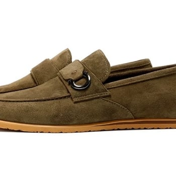 Férfi velúr mokaszín fémkapocsos, slip-on, bézs üzleti cipő
