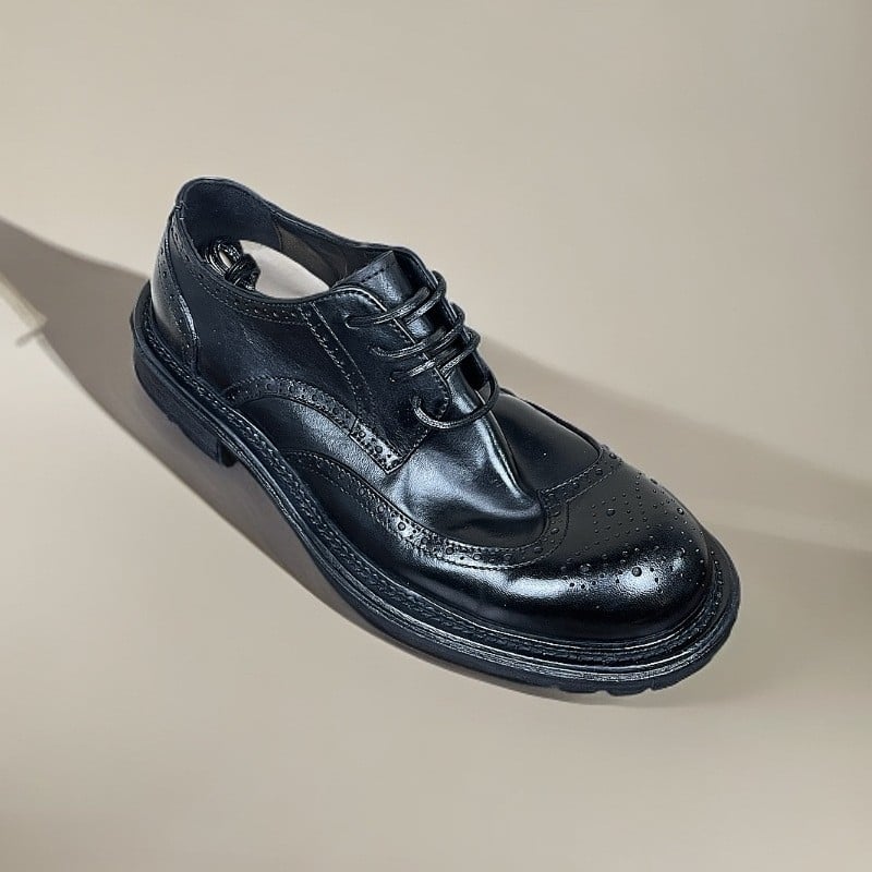 Kiváló minőségű férfi elegáns bőrcipő brogue mintákkal, Goodyear bőrtalppal, bőr belsővel, retro esküvői cipő