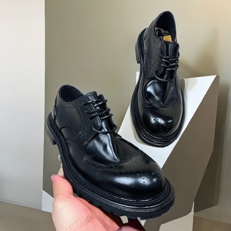 Kiváló minőségű férfi elegáns bőrcipő brogue mintákkal, Goodyear bőrtalppal, bőr belsővel, retro esküvői cipő