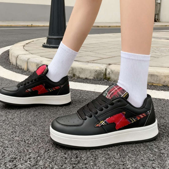2025 Νέα μαύρη και κίτρινη καρό bread sneakers για γυναίκες, στυλ ζευγαριού, πρωτότυπο σχέδιο με αστραπές, ευέλικτα καθημερινά παπούτσια