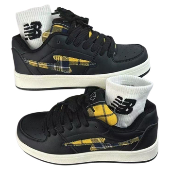 2025 Νέα μαύρη και κίτρινη καρό bread sneakers για γυναίκες, στυλ ζευγαριού, πρωτότυπο σχέδιο με αστραπές, ευέλικτα καθημερινά παπούτσια