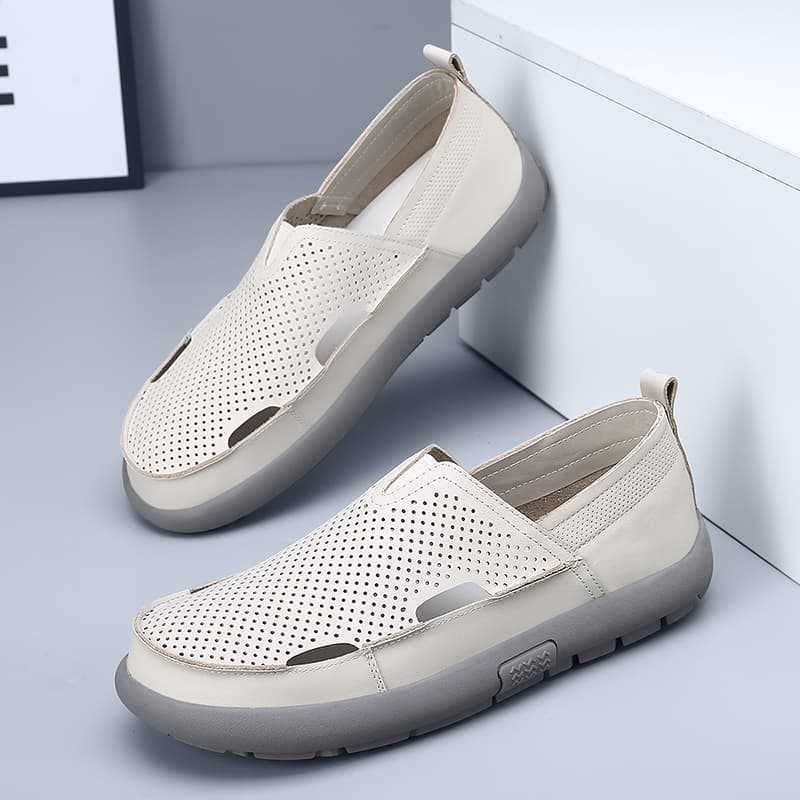 Férfi nyári bőrszandál perforált mintával, slip-on, puha talp, csúszásmentes