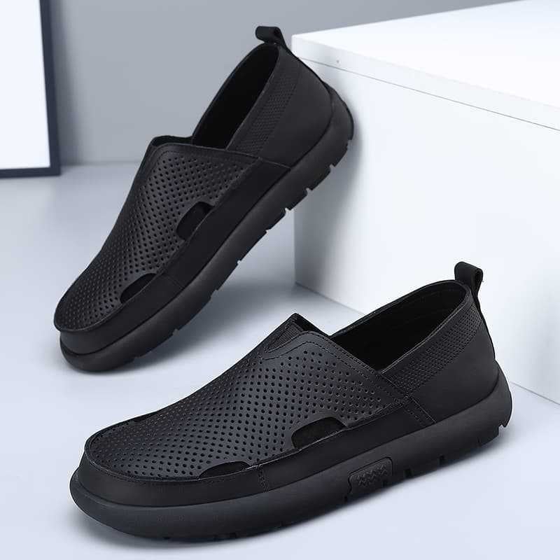 Férfi nyári bőrszandál perforált mintával, slip-on, puha talp, csúszásmentes