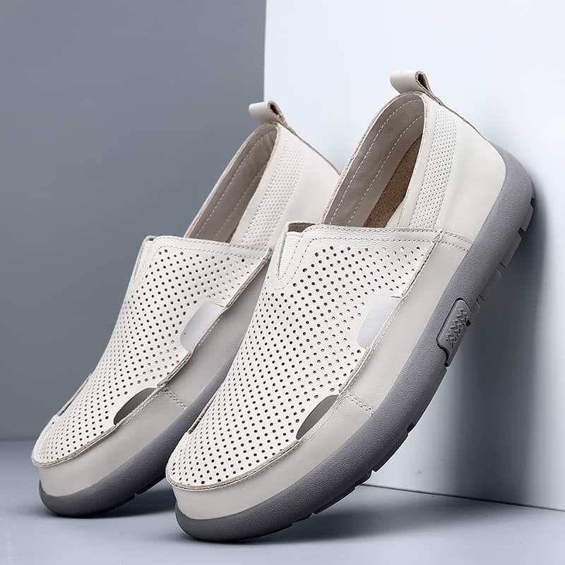 Férfi nyári bőrszandál perforált mintával, slip-on, puha talp, csúszásmentes