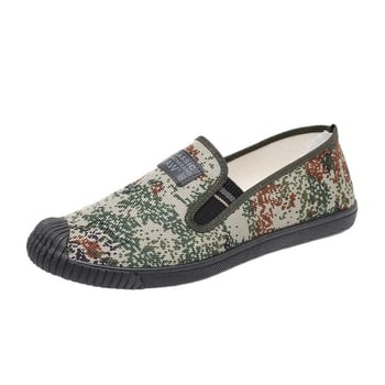 Férfi vászon slip-on cipő, légáteresztő, csúszásmentes talp, camuflázn mintázat, kopásálló gumitalp