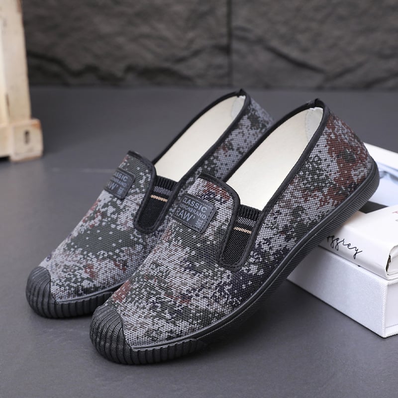 Férfi vászon slip-on cipő, légáteresztő, csúszásmentes talp, camuflázn mintázat, kopásálló gumitalp