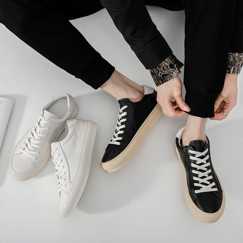 Férfi alacsony profilú bőr sneaker, koreai stílus, divatos és sokoldalú mindennapi cipő, légáteresztő, fehér