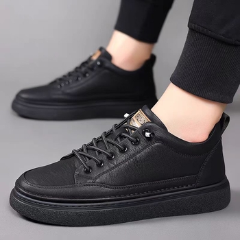Férfi bőr sneakers, mindennapi viselet, alacsony felső rész, puha talp, koreai stílus, fekete