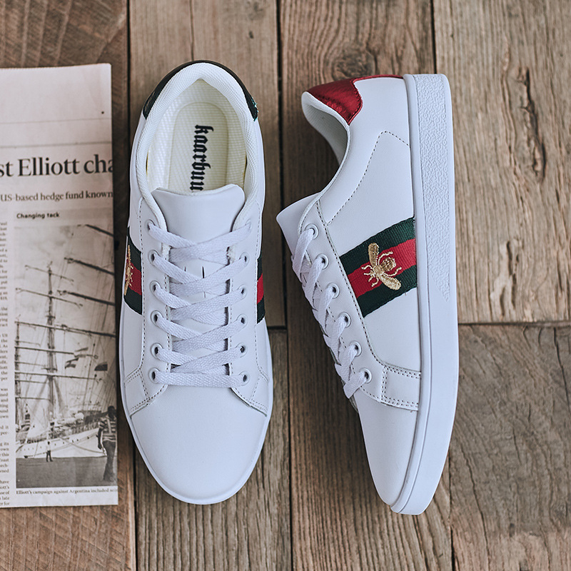 Little Bee fehér sneakers nőknek és férfiaknak, mindennapi skateboardcipők hímzett mintával, divatos és sokoldalú, kiváló minőség
