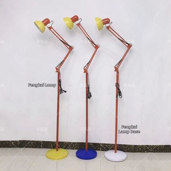 Stojaca lampa v severskom štýle do detskej izby s tienidlom z peria, látkovým telom, energeticky úsporné osvetlenie, osvetľuje 10–15 m², 110–240 V, certifikácia FCC