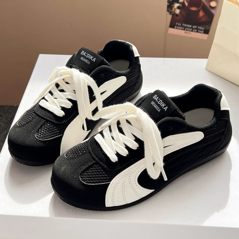 Γυναικείες καλοκαιρινές καμβά sneakers με ανάπνευσιμη διχτυωτή επάνω επιφάνεια, ελαφριά σόλα, μαύρες