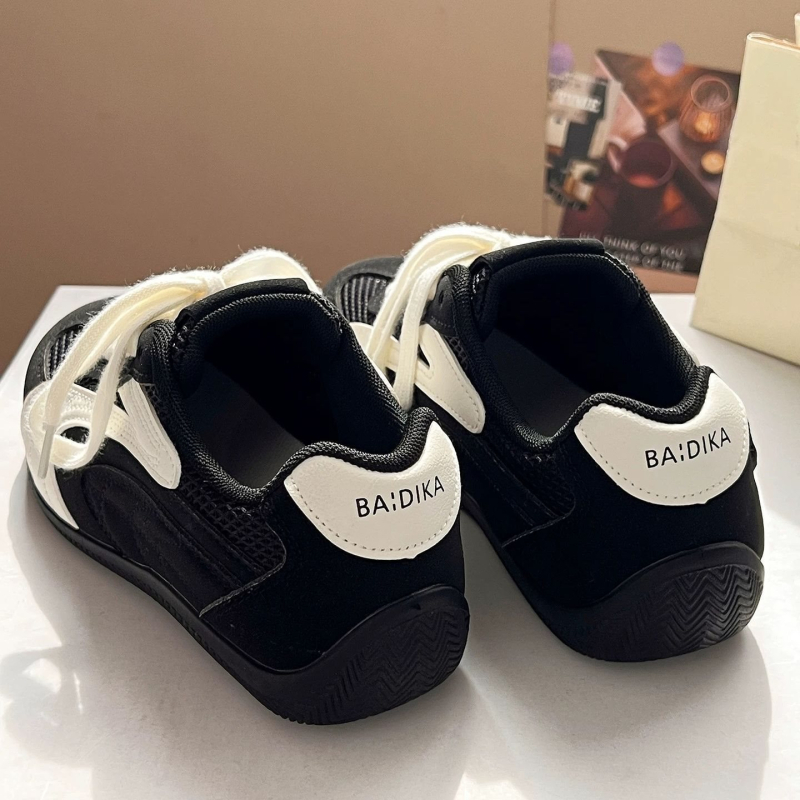 Γυναικείες καλοκαιρινές καμβά sneakers με ανάπνευσιμη διχτυωτή επάνω επιφάνεια, ελαφριά σόλα, μαύρες