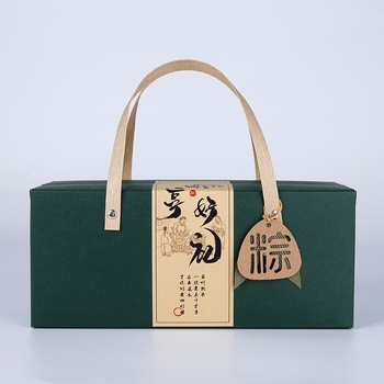 Kraftpapírból készült ajándékdoboz zongzi számára a Dragon Boat Fesztiválra