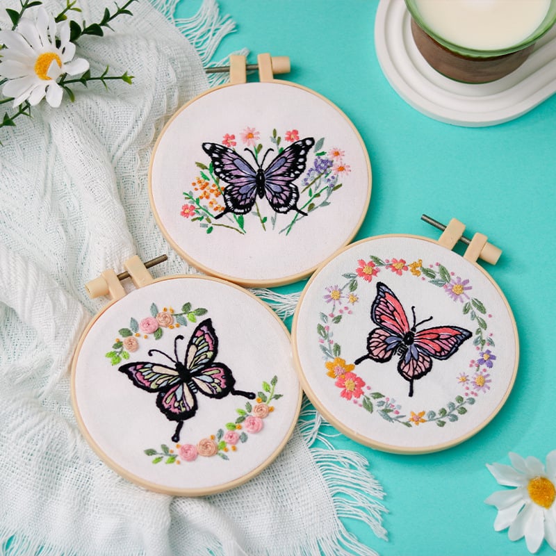Pillangó hímzés DIY készlet – anyagcsomag és vászon