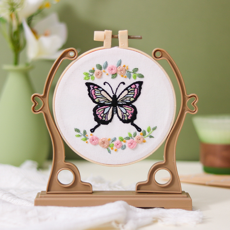 Pillangó hímzés DIY készlet – anyagcsomag és vászon