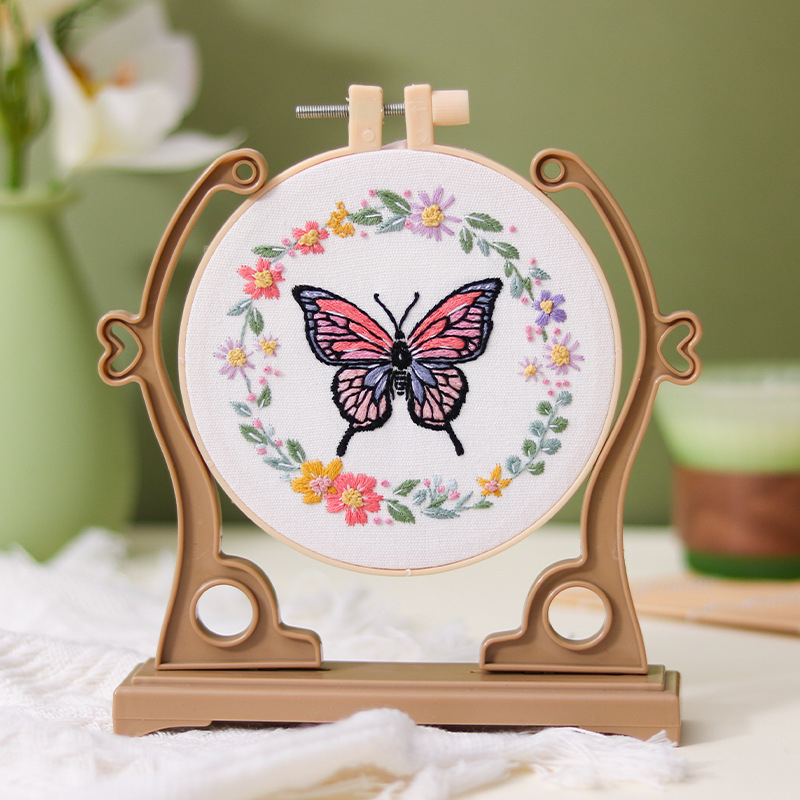 Pillangó hímzés DIY készlet – anyagcsomag és vászon