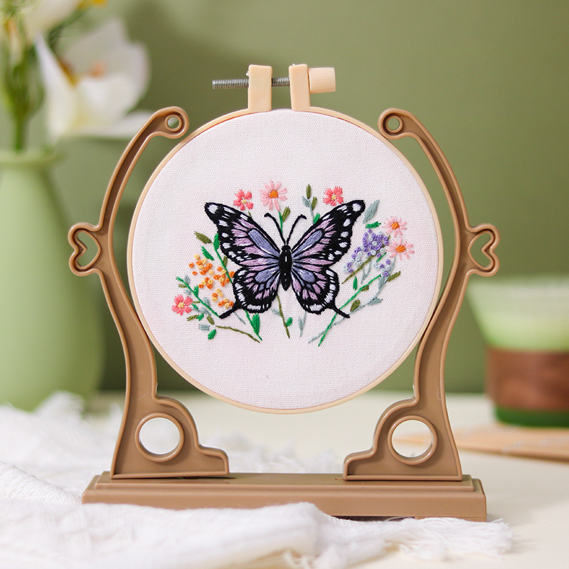 Pillangó hímzés DIY készlet – anyagcsomag és vászon