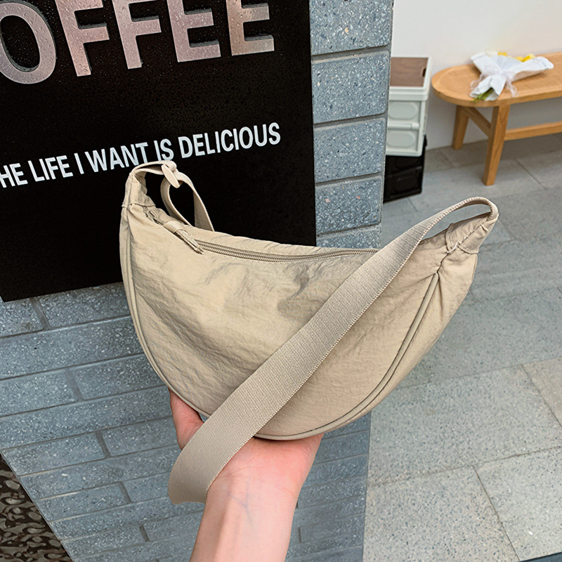 Νάιλον τσάντα crossbody σε στυλ dumpling, κορεατικό στυλ, μονόχρωμη, μεγάλη χωρητικότητα, καθημερινή χρήση