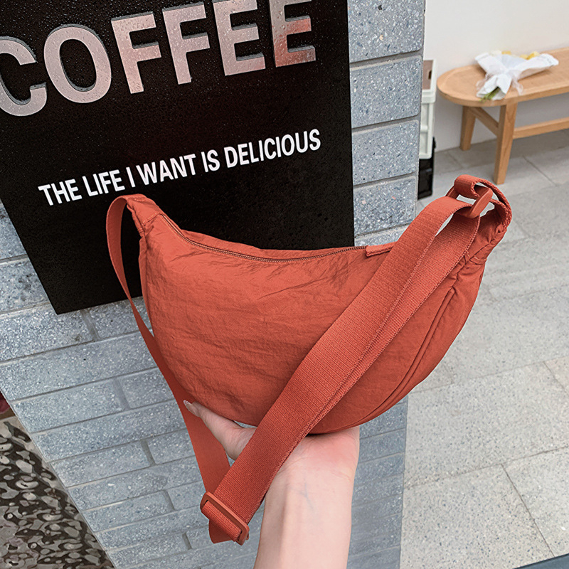 Νάιλον τσάντα crossbody σε στυλ dumpling, κορεατικό στυλ, μονόχρωμη, μεγάλη χωρητικότητα, καθημερινή χρήση