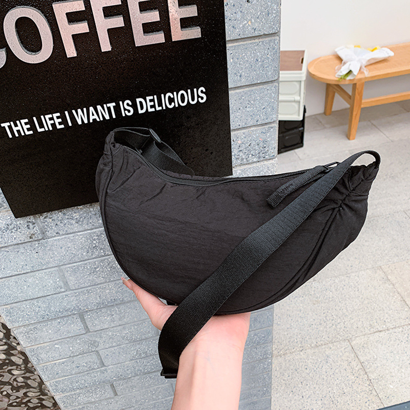 Νάιλον τσάντα crossbody σε στυλ dumpling, κορεατικό στυλ, μονόχρωμη, μεγάλη χωρητικότητα, καθημερινή χρήση