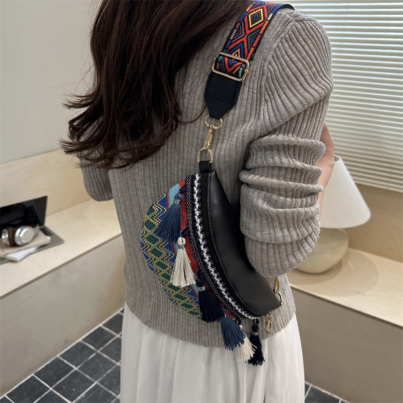 Γυναικεία τσάντα σε εθνο-στυλ, ώμου/ crossbody με φούντες, μικρή τσάντα, 2026 άνοιξη-καλοκαίρι