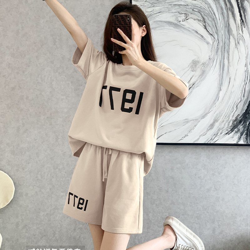 Γυναικείο σετ T‑shirt με χαλαρό αθλητικό ύφος, καλοκαίρι 2024, κορεατικό στυλ μόδας, κοντομάνικη μπλούζα και cropped παντελόνια, σετ δύο τεμαχίων