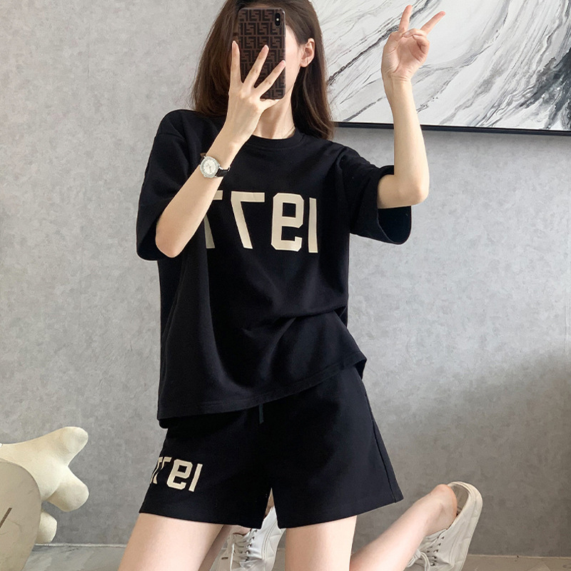 Γυναικείο σετ T‑shirt με χαλαρό αθλητικό ύφος, καλοκαίρι 2024, κορεατικό στυλ μόδας, κοντομάνικη μπλούζα και cropped παντελόνια, σετ δύο τεμαχίων
