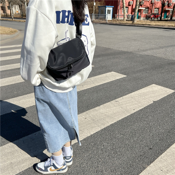 Γυναικεία τσάντα crossbody από Oxford ύφασμα, μικρή τσάντα μέσης, φθινοπωρινή-χειμερινή συλλογή 2024, κομψό casual στυλ