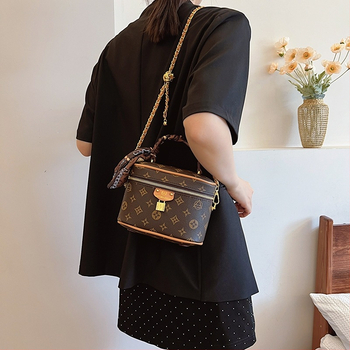 Dámska retro kabelka v kórejskom štýle z roku 2025, elegantná luxusná crossbody kabelka