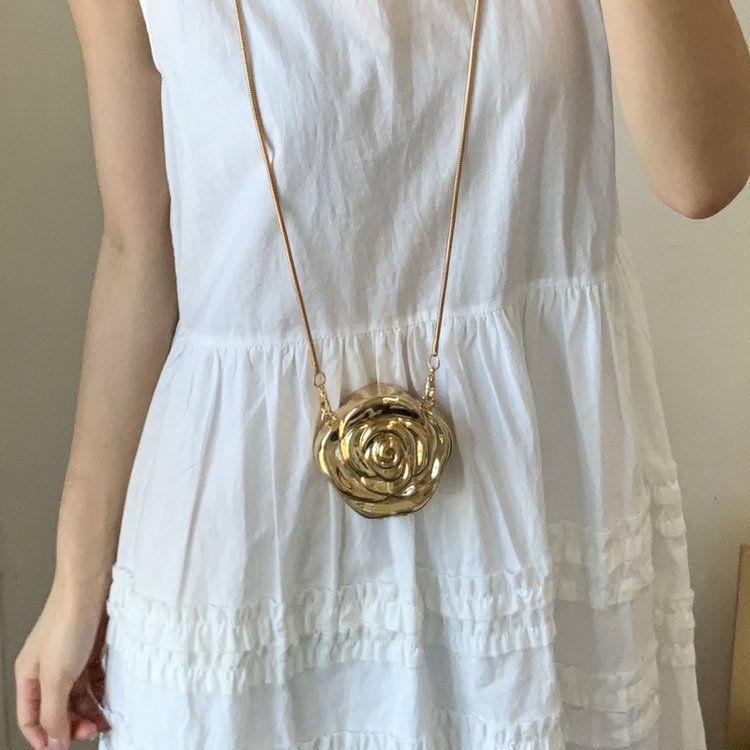 Μεταλλική τσάντα με καμέλια, μίνι βραδινή crossbody clutch