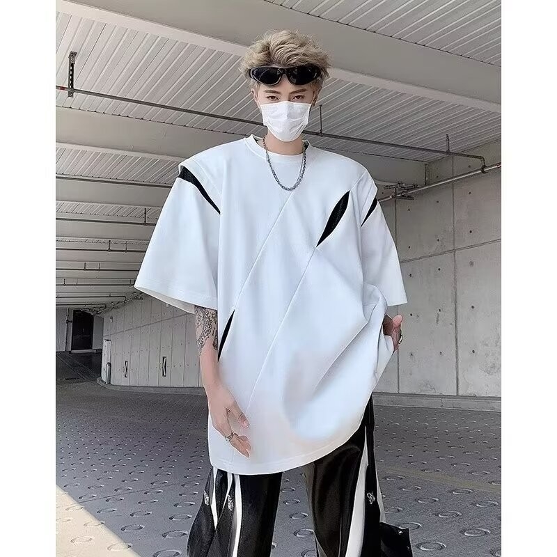 Αντρική Μπλούζα T‑Shirt με επένδυση ώμων, premium νήσι στιλ, αποσυναρμολογημένος διαχωρισμένος σχεδιασμός, κοντό μανίκι, μικρός γιακάς, σύγχρονο αμερικανικό streetwear