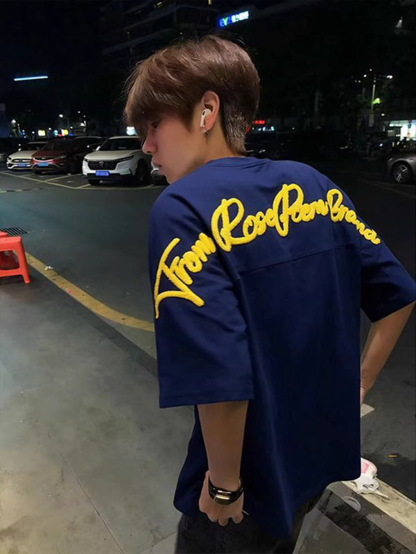 Ανδρικό T‑shirt σε αμερικάνικο στυλ, βελούδινο κέντημα γραμμάτων, κοντά μανίκια, καλοκαίρι, χαλαρή εφαρμογή