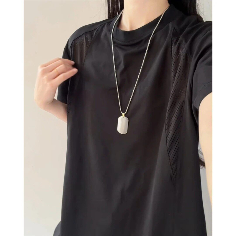 Άσπρο αντρικό T‑shirt κοντομάνικο από ice silk, γρήγορο στέγνωμα, διάτρητη πλέξη και patchwork ραφές, δροσερό καλοκαιρινό αθλητικό